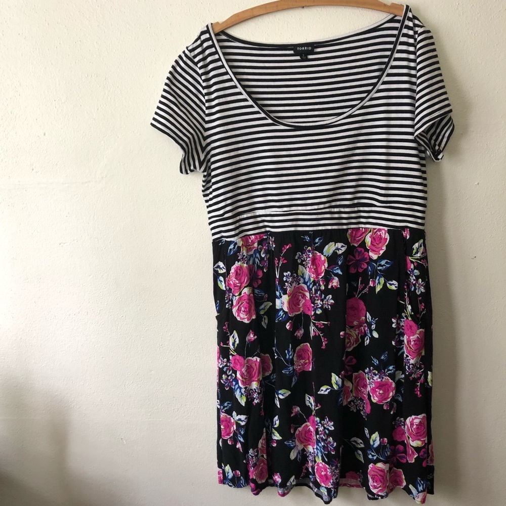 Torrid Black And White Stripped Floral Dress